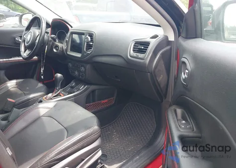 2020 Jeep Compass Trailhawk 4X4 from USA, damaged, VIN 3C4NJDDB5LT221591